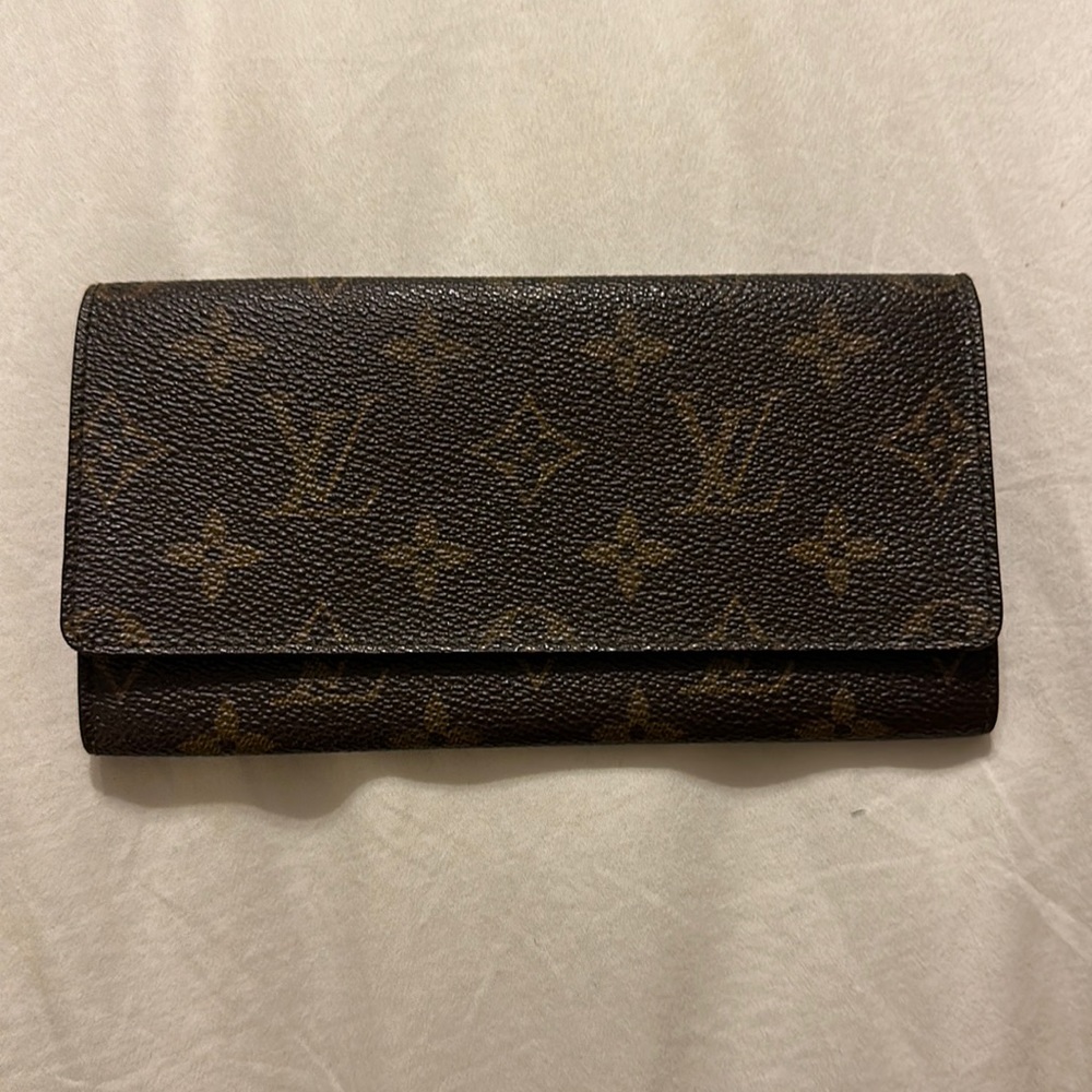 Vintage Louis Vuitton checkbook holder